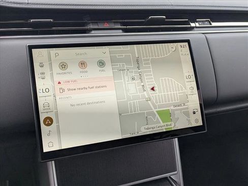 New 2025 Land Rover Range Rover SE image 14