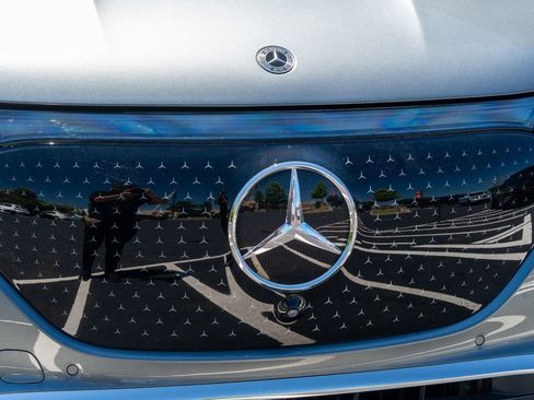 Used 2023 Mercedes-Benz EQE 350+ SUV w/ Exclusive Trim Package image 6