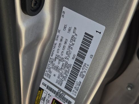 Used 2021 Toyota Tundra SR5 w/ SR5 Leather Package AWD/4WD image 25