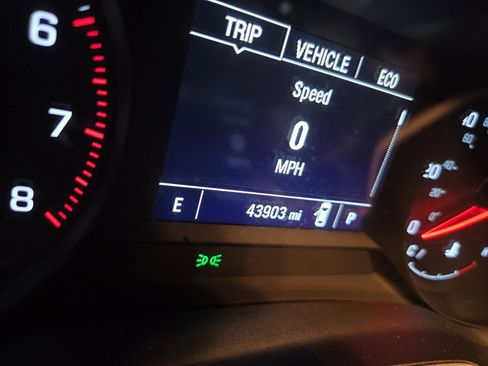 Used 2023 Chevrolet TrailBlazer LS image 2