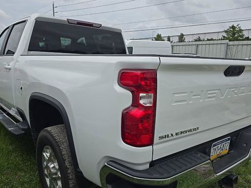Used 2025 Chevrolet Silverado 2500 LT AWD/4WD image 5