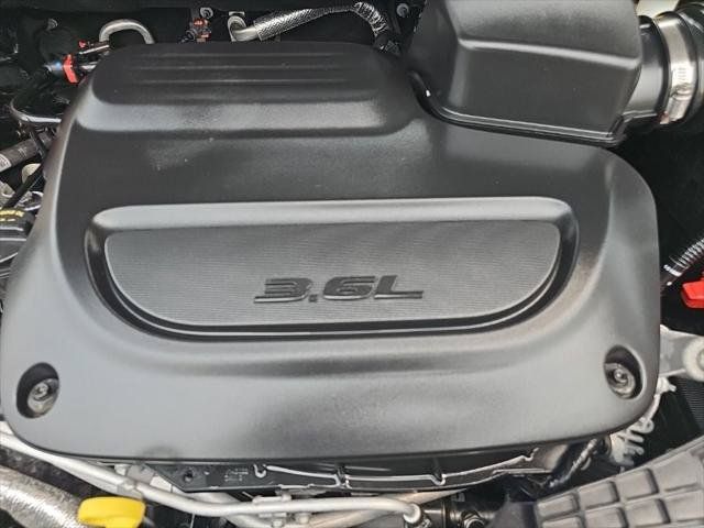 Certified 2024 Chrysler Pacifica Touring-L FWD image 39