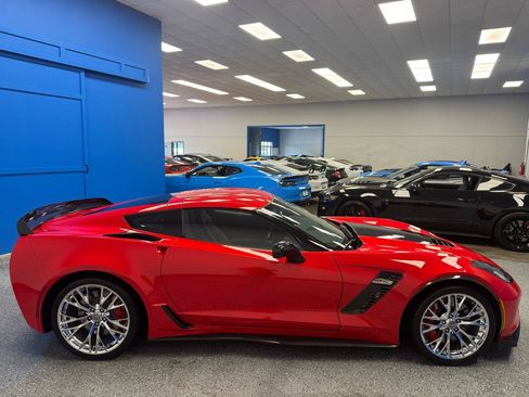 Used 2018 Chevrolet Corvette Z06 RWD image 8