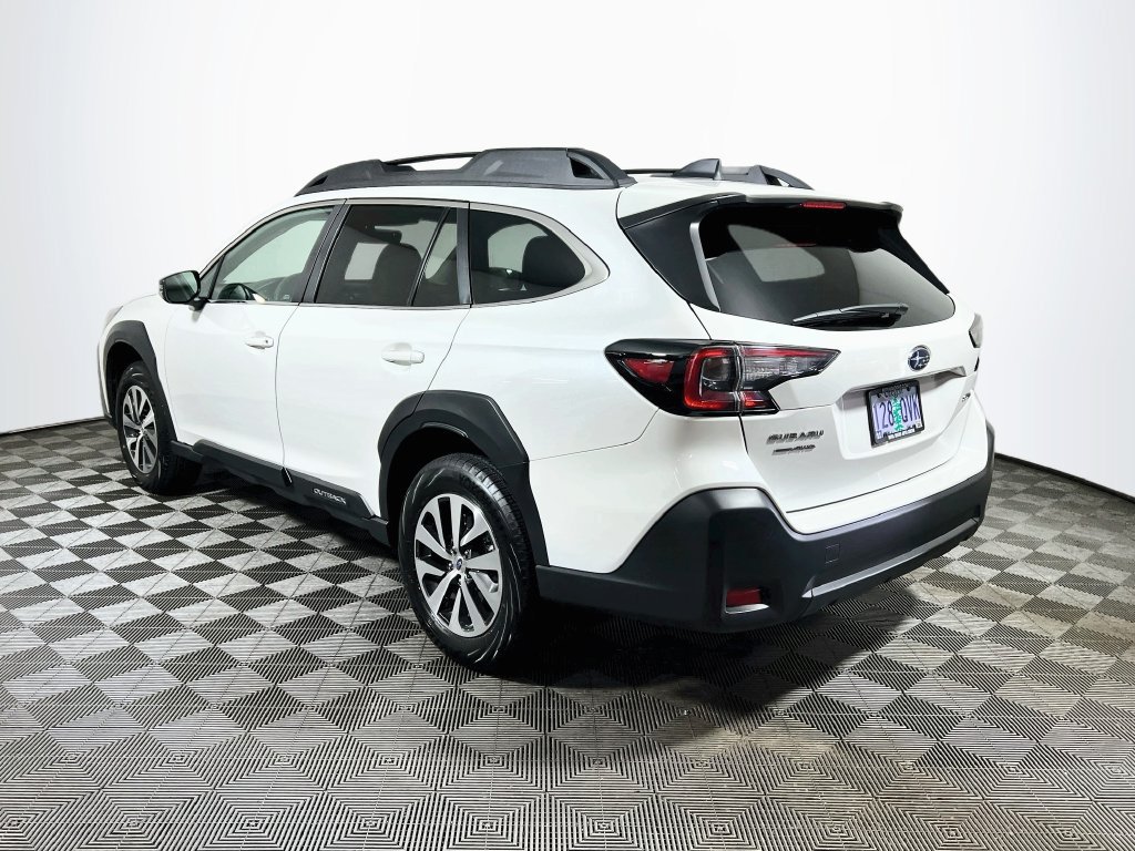 Certified 2025 Subaru Outback Premium AWD/4WD image 5
