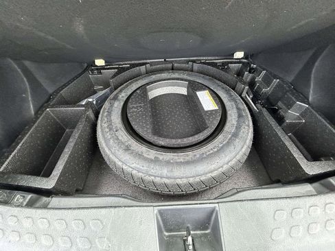 Used 2019 Toyota C-HR XLE image 16