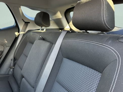 Used 2022 GMC Terrain SLE image 15