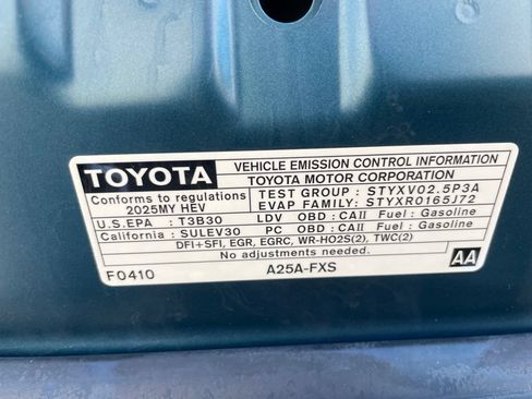 Used 2025 Toyota Camry SE FWD image 29