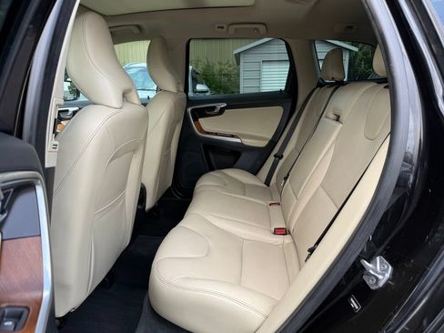 Used 2017 Volvo XC60 T5 Inscription w/ Preferred Option Package FWD image 15