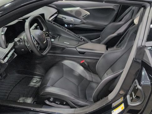 Used 2024 Chevrolet Corvette Stingray Preferred Conv w/ 2LT RWD image 8