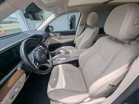 Used 2022 Mercedes-Benz GLS 450 4MATIC image 9