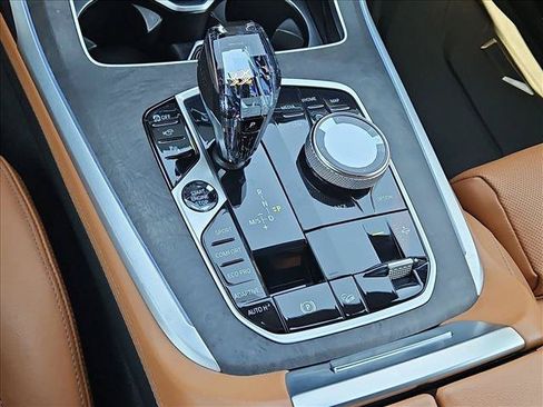 Used 2022 BMW X7 xDrive40i w/ M Sport Package AWD/4WD image 18