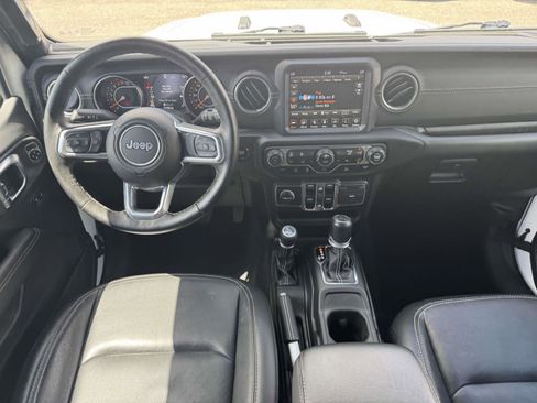 Used 2020 Jeep Wrangler Unlimited Sahara AWD/4WD image 2