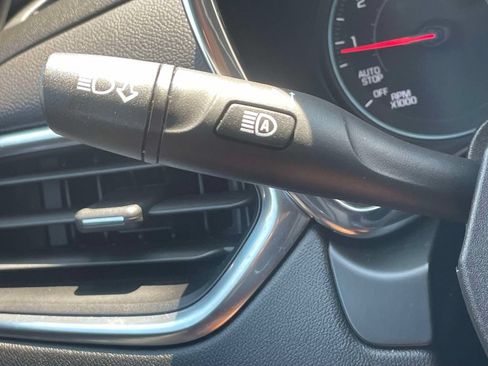 Used 2024 Chevrolet Equinox LT FWD image 26