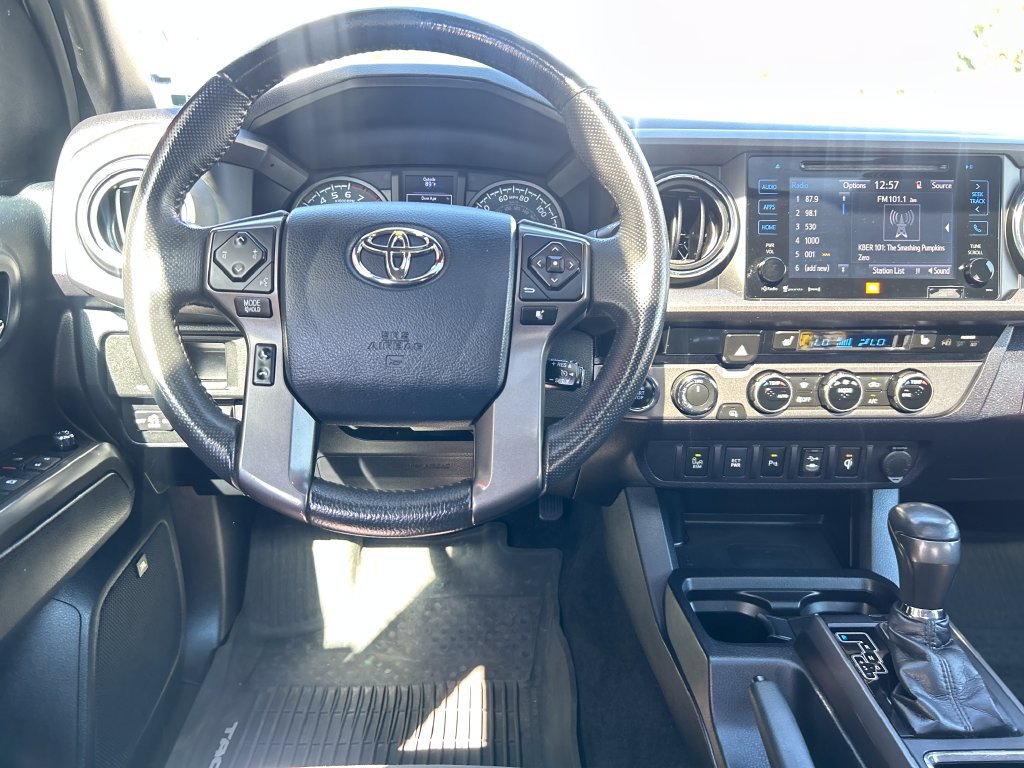 Certified 2017 Toyota Tacoma TRD Off-Road AWD/4WD image 14
