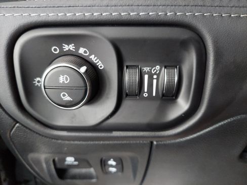 Used 2023 RAM 1500 Limited AWD/4WD image 28