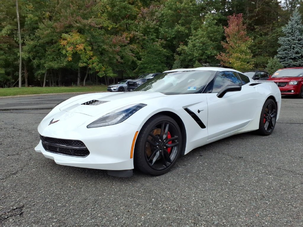 Used 2016 Chevrolet Corvette Stingray Coupe w/ Carbon Flash Badge Package RWD image 3