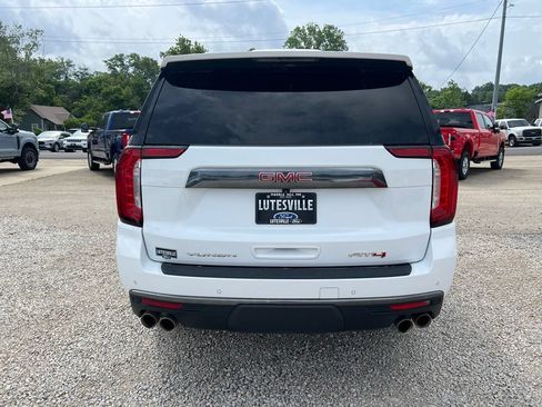 Used 2023 GMC Yukon AT4 w/ AT4 Premium Package AWD/4WD image 7