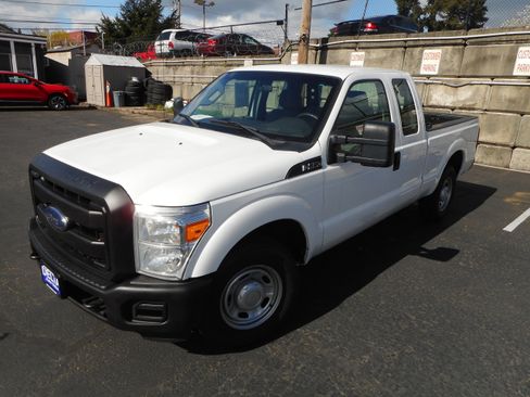 Used 2014 Ford F250 XL image 4