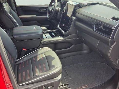 Certified 2026 GMC Yukon AT4 Ultimate w/ LPO, Floor Liner Package AWD/4WD image 20