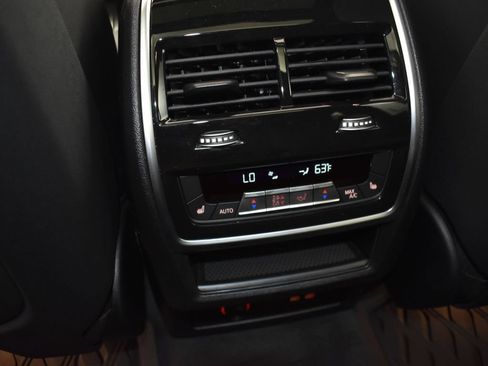 Used 2026 BMW X7 xDrive40i w/ Executive Package AWD/4WD image 19