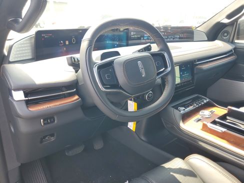 New 2026 Lincoln Navigator Black Label AWD/4WD image 14