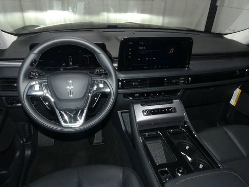 New 2025 Lincoln Aviator 2WD w/ Jet Appearance Package image 14