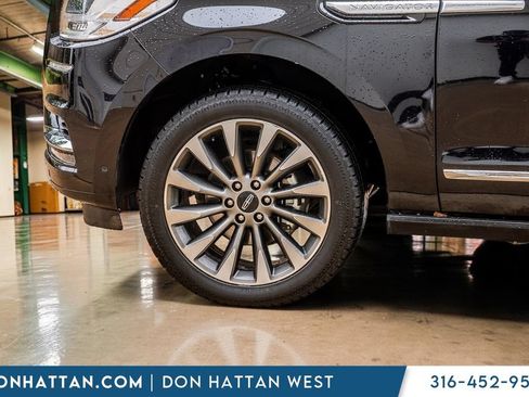 Used 2021 Lincoln Navigator L Reserve RWD image 39