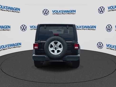 Used 2021 Jeep Wrangler Unlimited Sport AWD/4WD image 7