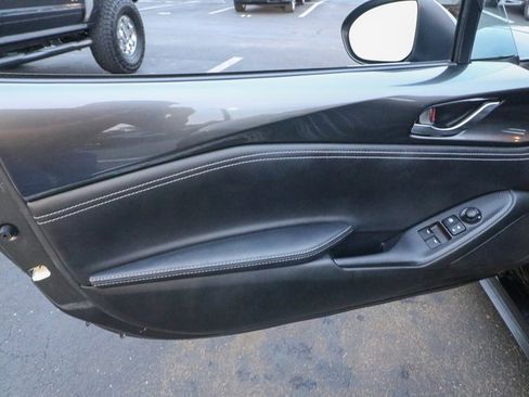 Used 2021 MAZDA MX-5 Miata Grand Touring image 13