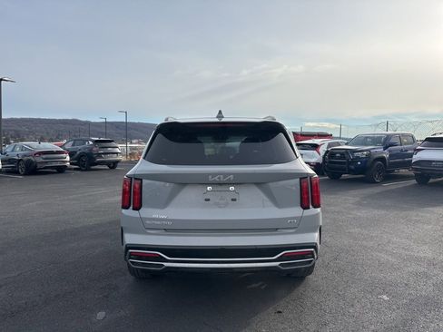 Used 2023 Kia Sorento SX image 4