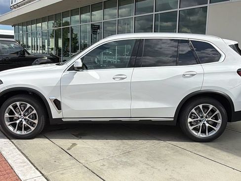 Used 2026 BMW X5 sDrive40i w/ Premium Package RWD image 3