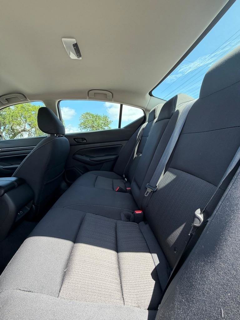 Used 2025 Nissan Altima 2.5 SV FWD image 12