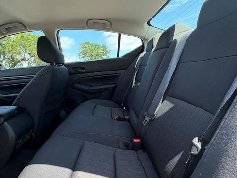 Used 2025 Nissan Altima 2.5 SV FWD image 12