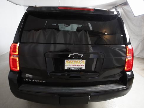 Used 2018 Chevrolet Suburban LT image 10