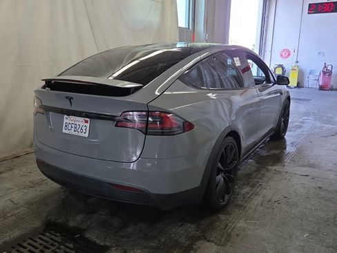 Used 2017 Tesla Model X 75D image 2
