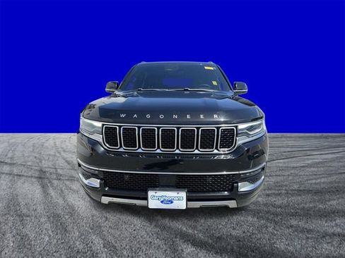 Used 2022 Jeep Wagoneer Series III w/ Premium Group I AWD/4WD image 8