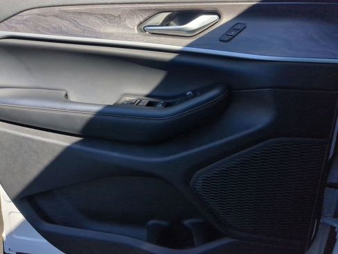 Used 2024 Jeep Grand Cherokee Limited image 11