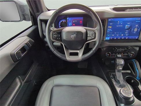 Used 2024 Ford Bronco Black Diamond image 17
