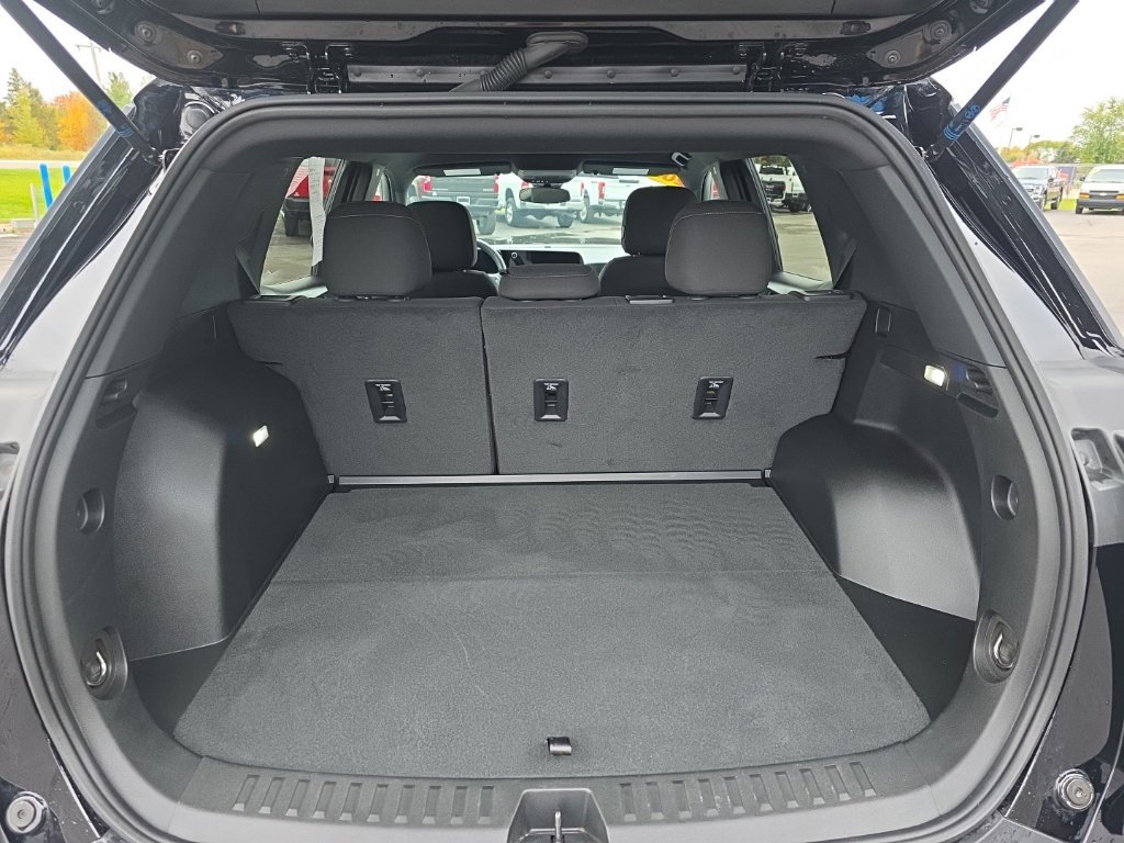 Used 2026 Chevrolet Equinox LT AWD/4WD image 26
