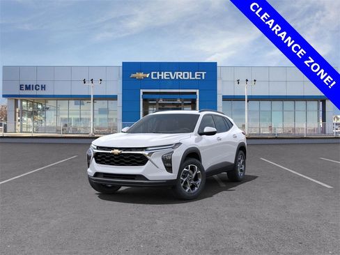 New 2025 Chevrolet Trax LT w/ Sunroof Package image 8