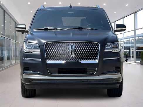Certified 2024 Lincoln Navigator L Reserve AWD/4WD image 9