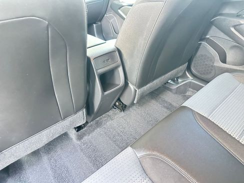 Used 2025 Chevrolet Trax LT image 24