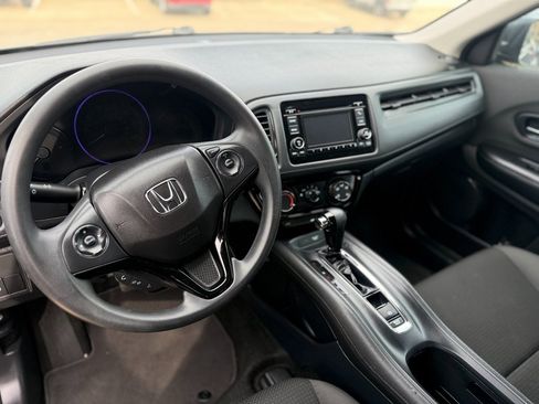Used 2021 Honda HR-V LX image 19