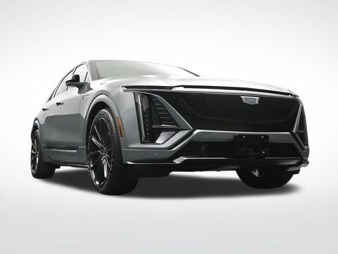 Certified 2026 Cadillac Lyriq V AWD/4WD image 30