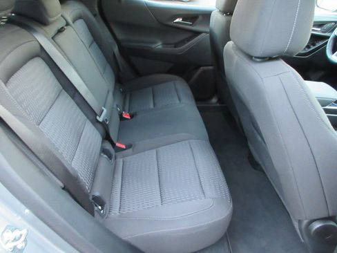 Used 2026 Chevrolet Equinox LT w/ Safety and Technology Package FWD image 17