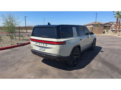 Used 2025 Rivian R1S Premium AWD/4WD image 3