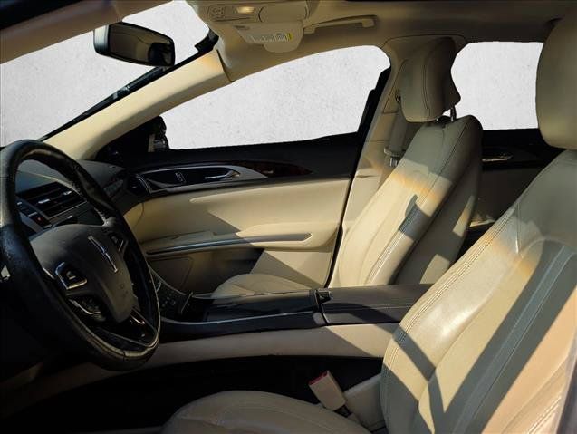 Used 2013 Lincoln MKZ FWD image 10