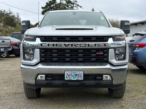 Used 2022 Chevrolet Silverado 3500 LT w/ Convenience Package image 3