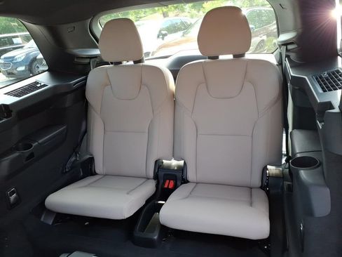 New 2026 Volvo XC90 B5 Core AWD/4WD image 8