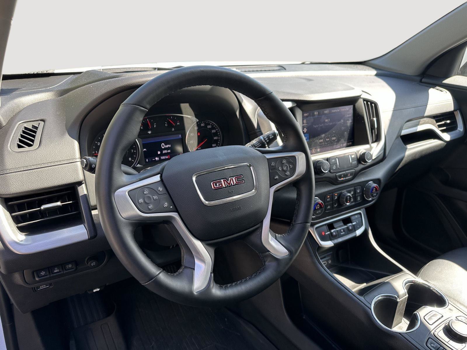 Used 2023 GMC Terrain SLT w/ Tech Package FWD image 11